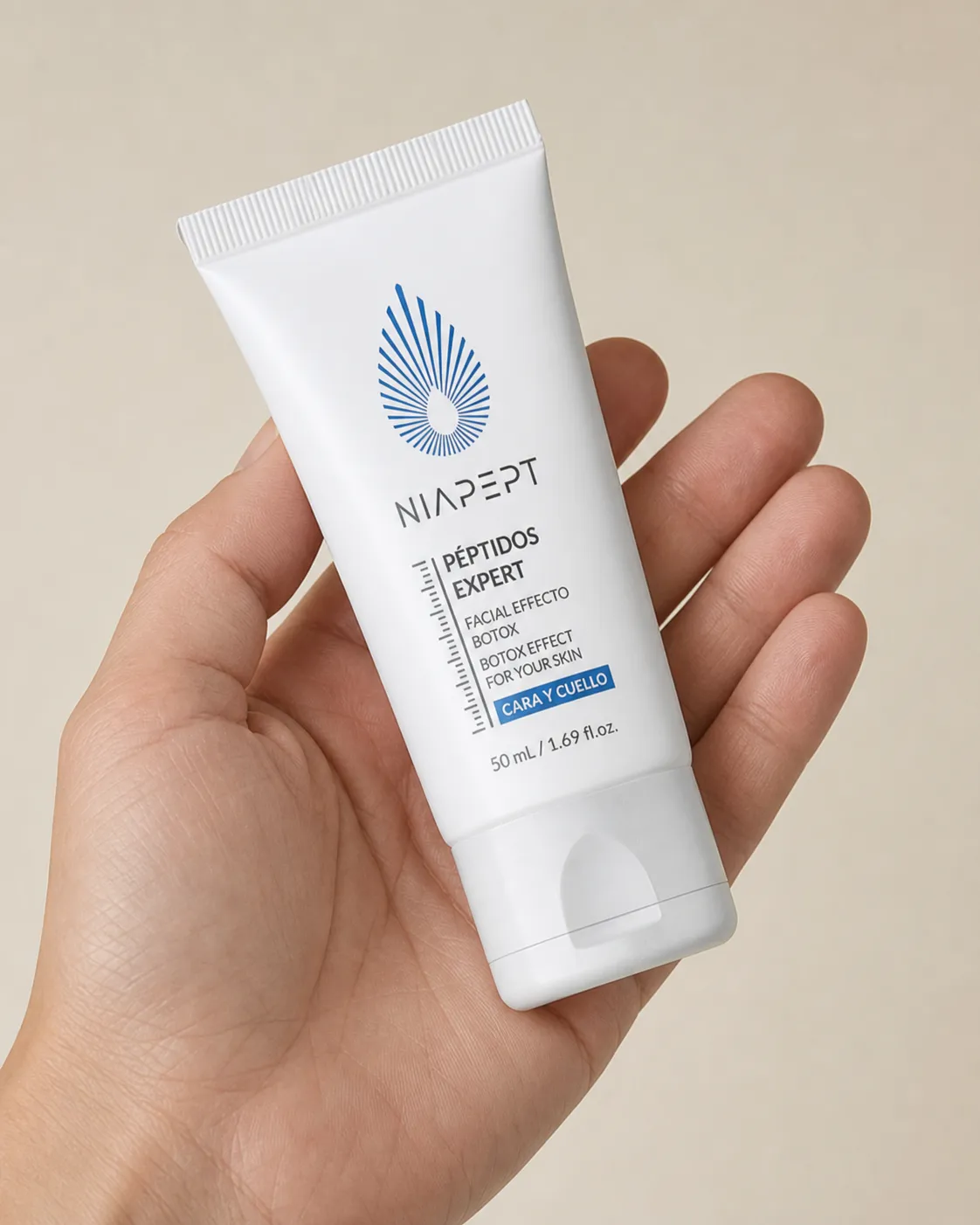 Niapept — the package held in a hand