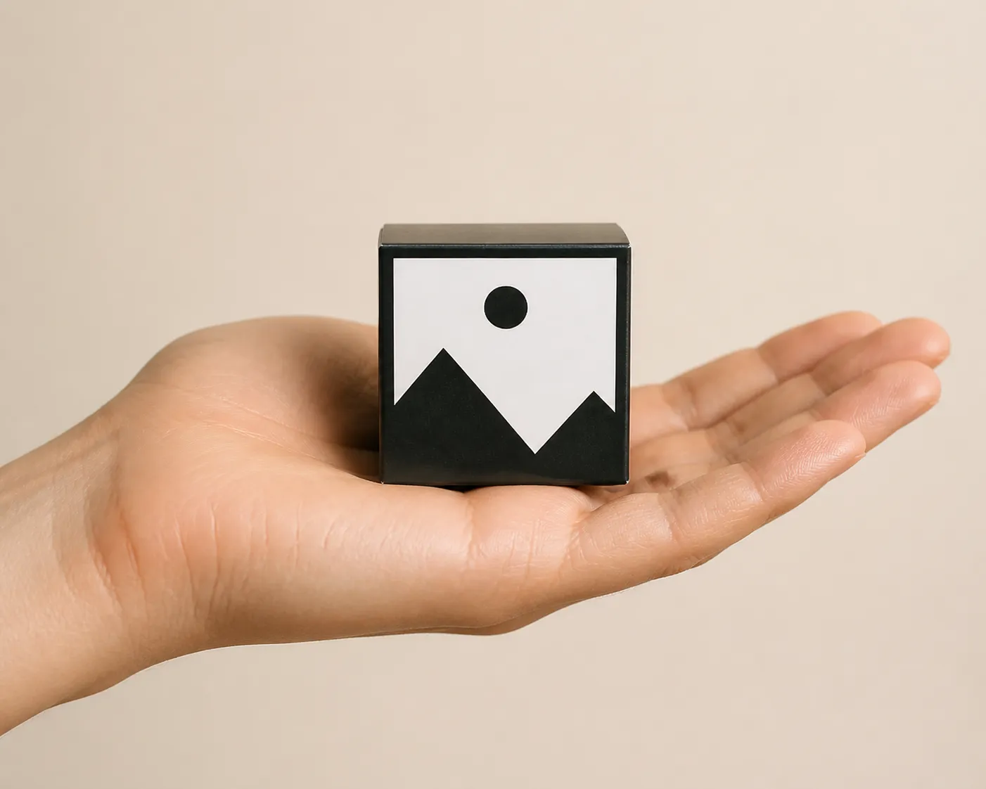 SugarMute — the package held in a hand
